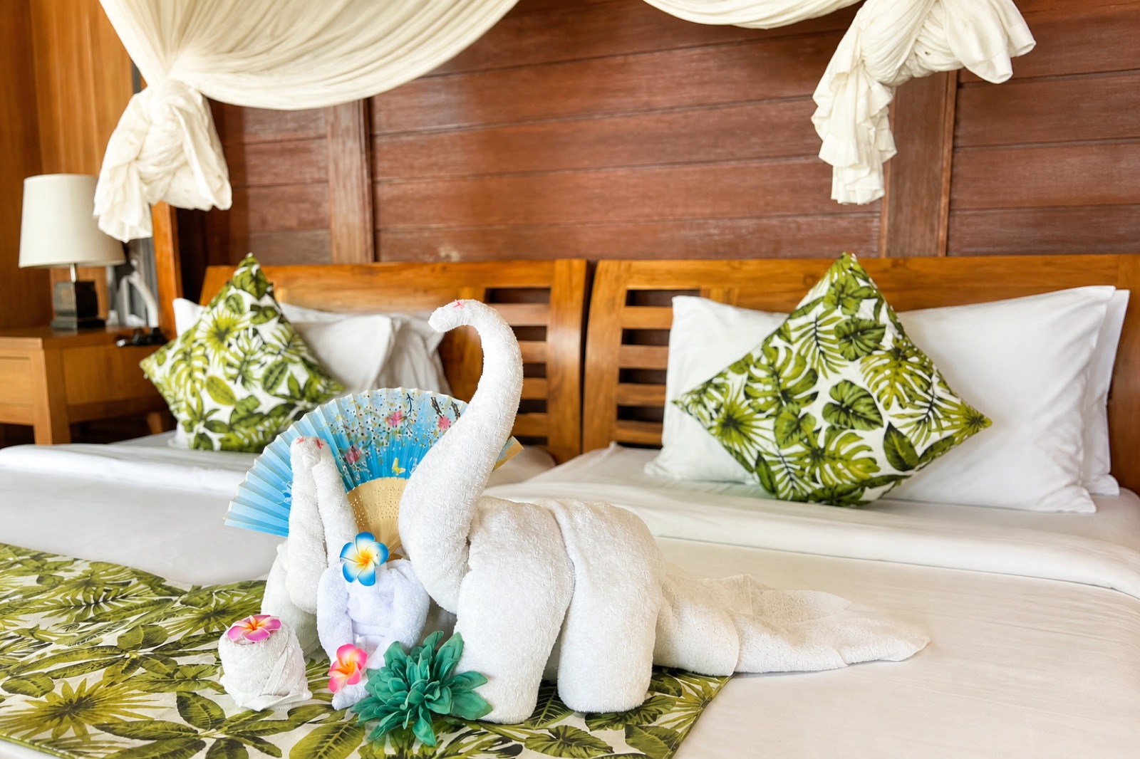 Private twin guest room at Green Point Retreats